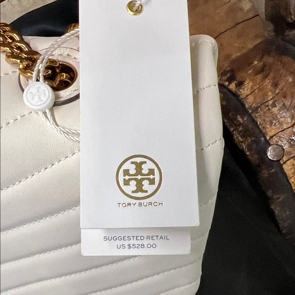 Tory Burch Cream Quilted Shoulder Bag with Gold Chain NWTS - Picture 11 of 11